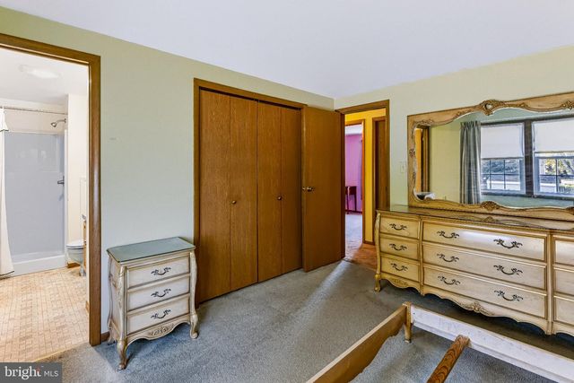 135 STURBRIDGE DR, Sicklerville, NJ 08081