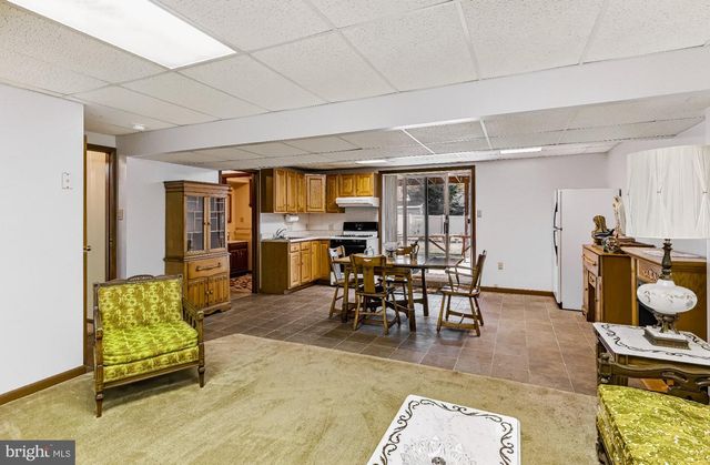 135 STURBRIDGE DR, Sicklerville, NJ 08081