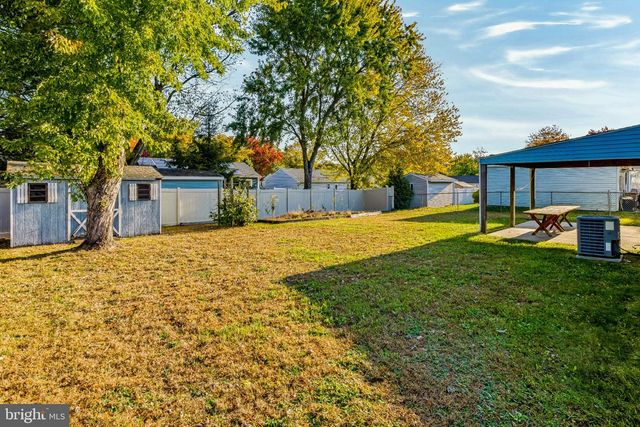 135 STURBRIDGE DR, Sicklerville, NJ 08081