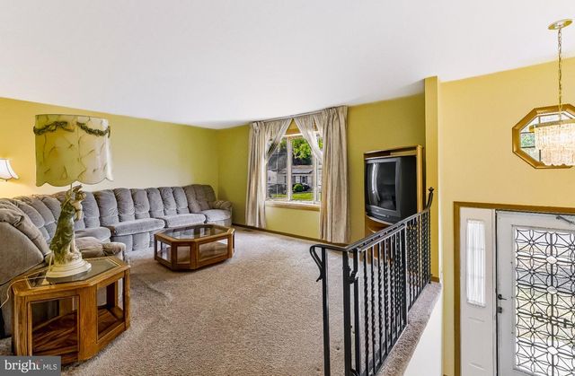 135 STURBRIDGE DR, Sicklerville, NJ 08081