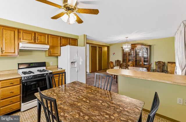 135 STURBRIDGE DR, Sicklerville, NJ 08081