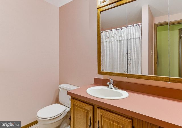 135 STURBRIDGE DR, Sicklerville, NJ 08081