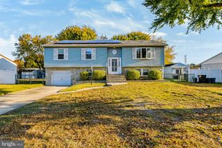135 STURBRIDGE DR, Sicklerville, NJ 08081