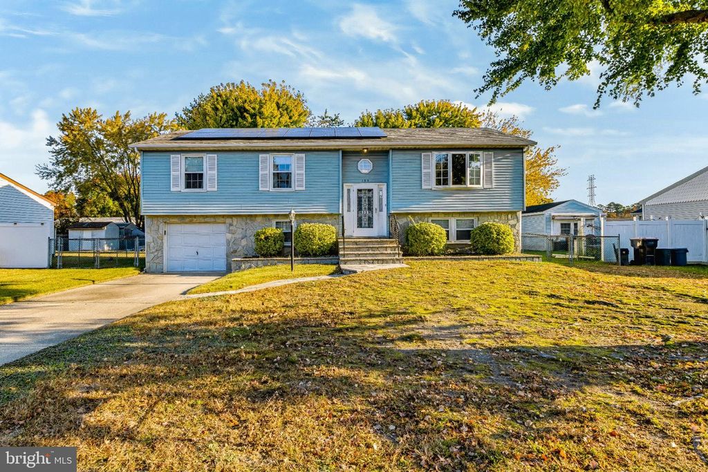 135 STURBRIDGE DR, Sicklerville, NJ 08081
