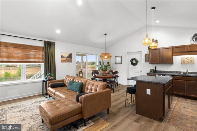 290 RECIFE CT, Martinsburg, WV 25403