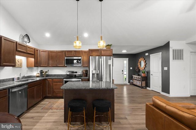 290 RECIFE CT, Martinsburg, WV 25403