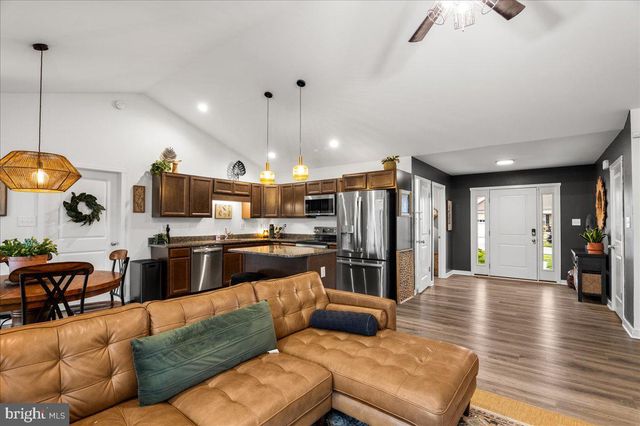 290 RECIFE CT, Martinsburg, WV 25403