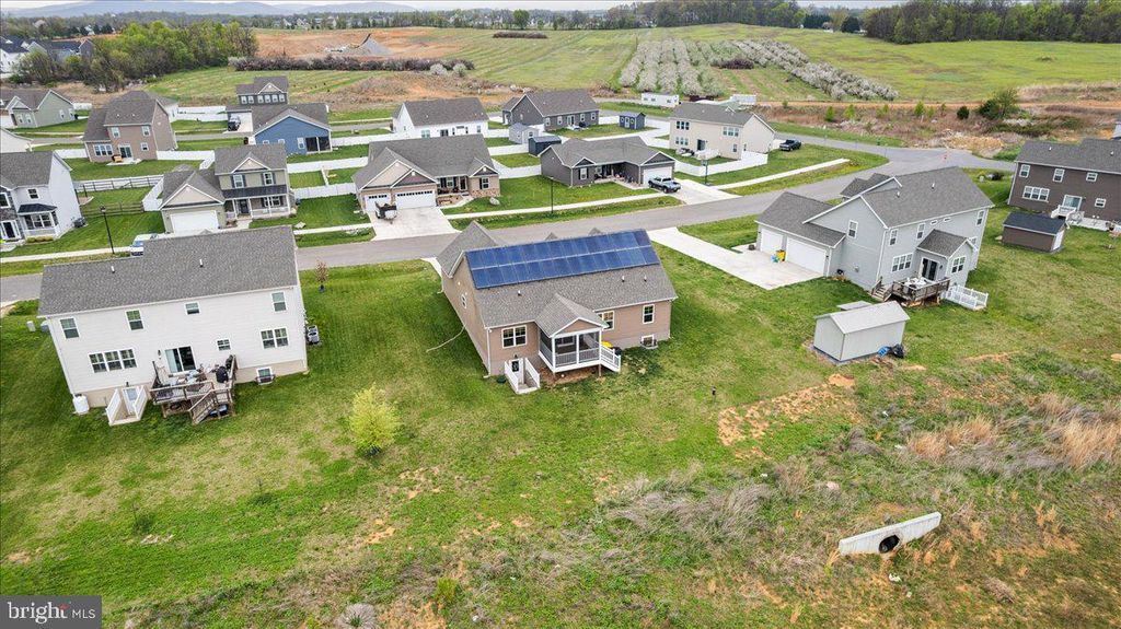 Image 7 of property listing at 290 RECIFE CT, Martinsburg, WV 25403