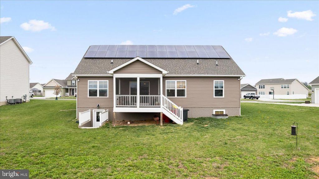 Image 9 of property listing at 290 RECIFE CT, Martinsburg, WV 25403