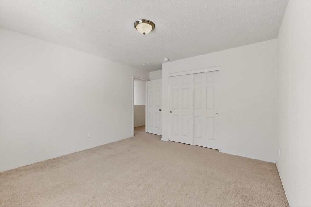 Image 26 of property listing at 10639 Microlith Road SW, Albuquerque, NM 87121