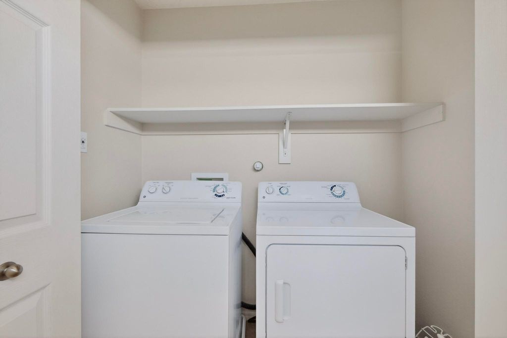 Image 32 of property listing at 10639 Microlith Road SW, Albuquerque, NM 87121