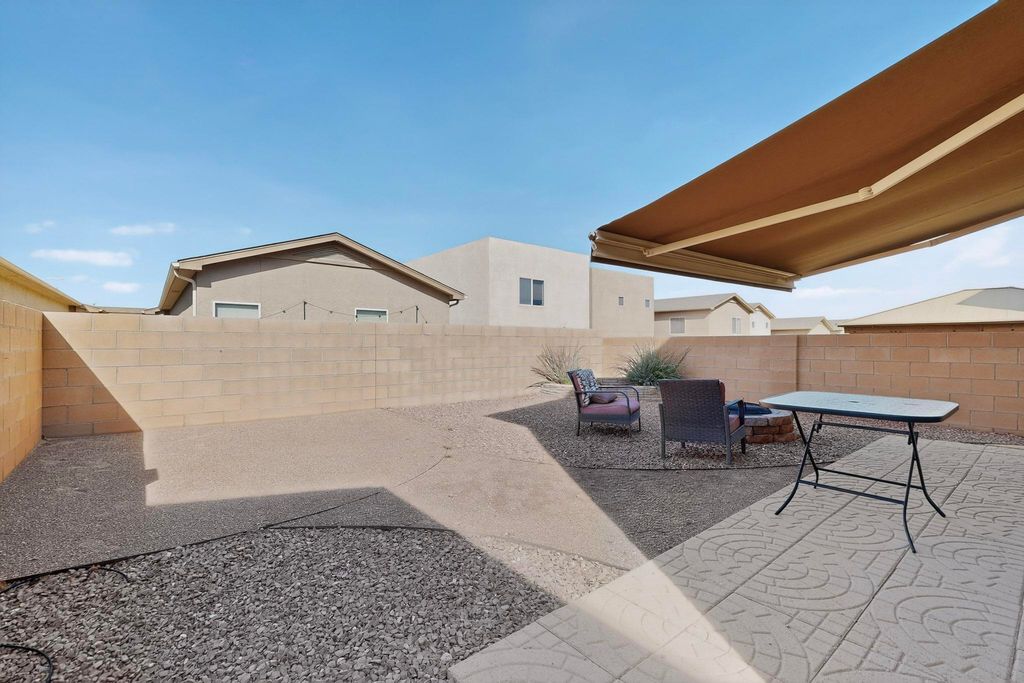Image 38 of property listing at 10639 Microlith Road SW, Albuquerque, NM 87121