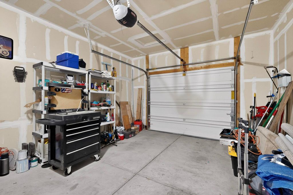 Image 40 of property listing at 10639 Microlith Road SW, Albuquerque, NM 87121