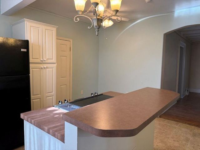 609 State St., Salina, KS 67401