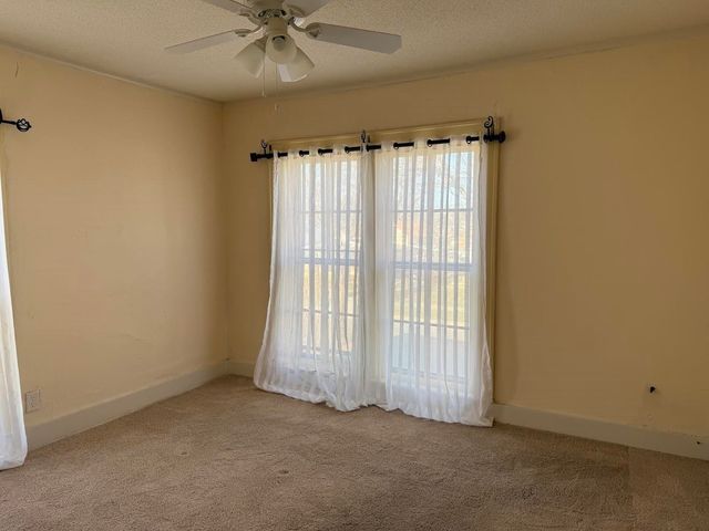 609 State St., Salina, KS 67401