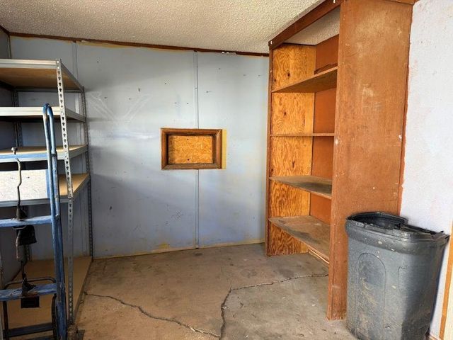 609 State St., Salina, KS 67401