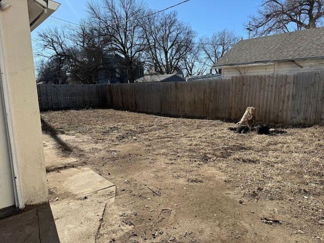 609 State St., Salina, KS 67401