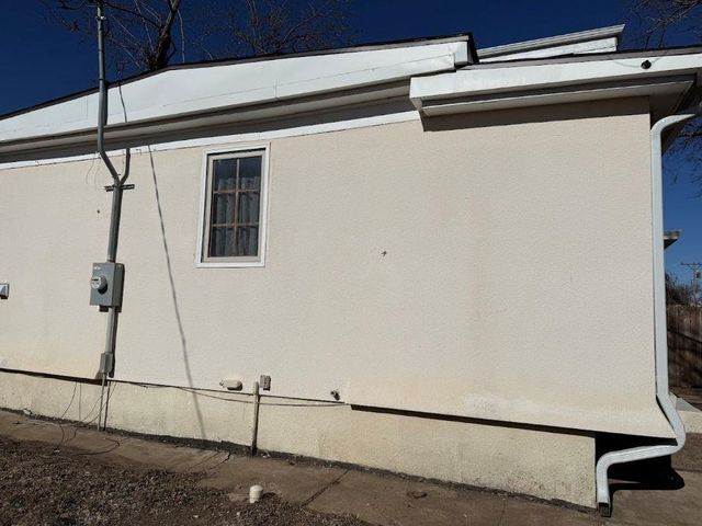 609 State St., Salina, KS 67401