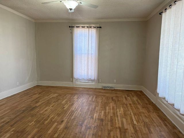 609 State St., Salina, KS 67401