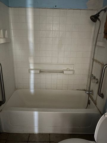 825 Clyde Street, White Settlement, TX 76108