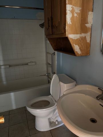 825 Clyde Street, White Settlement, TX 76108