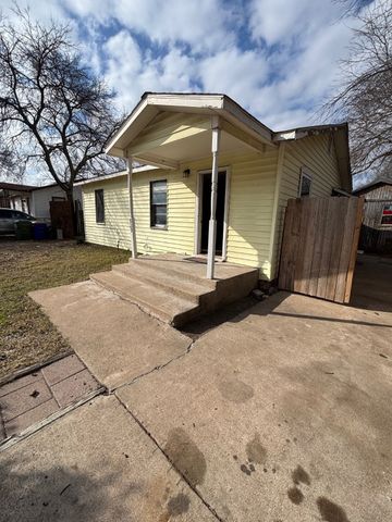 825 Clyde Street, White Settlement, TX 76108