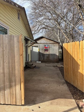 825 Clyde Street, White Settlement, TX 76108