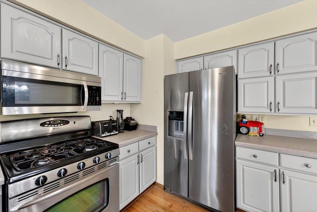 919 Squire LANE, West Bend, WI 53090