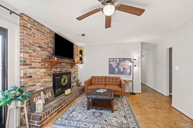 3965 Lynn Ora Dr, Pensacola, FL 32504