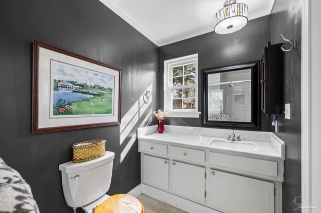 3965 Lynn Ora Dr, Pensacola, FL 32504