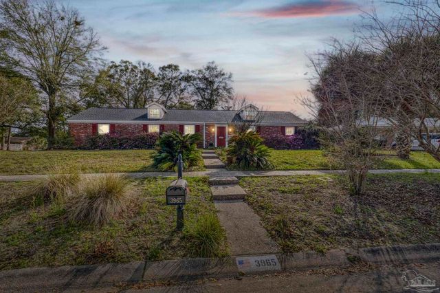 3965 Lynn Ora Dr, Pensacola, FL 32504