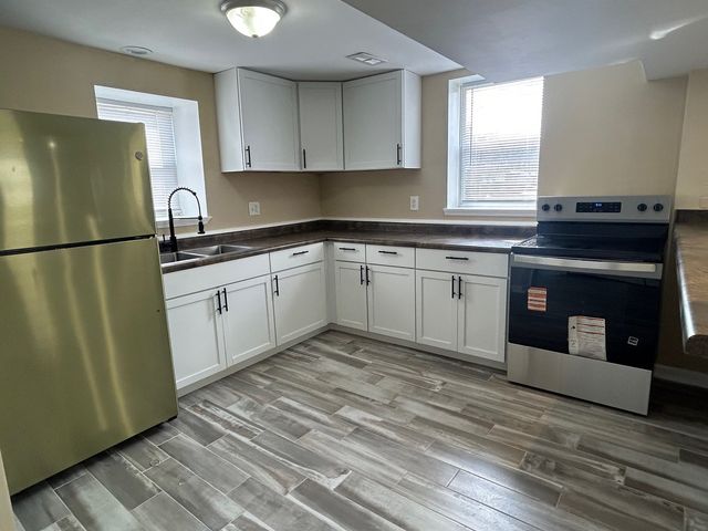 1121 8th Avenue, Belvidere, IL 61008