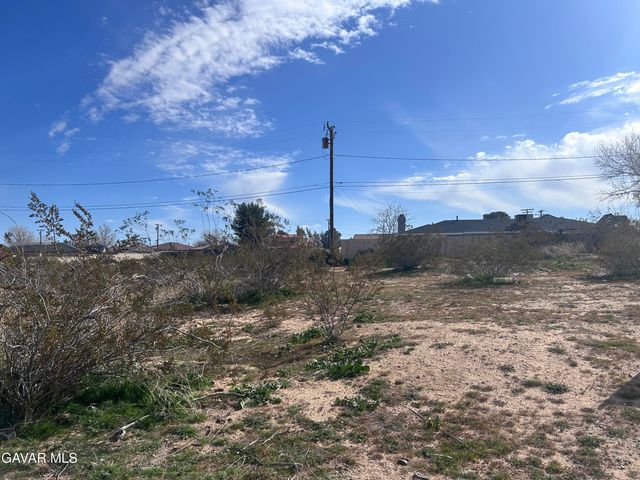 Karen Place, California City, CA 93505