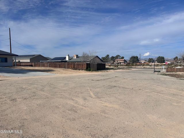 Karen Place, California City, CA 93505