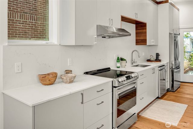 629 13th Avenue E, Seattle, WA 98102