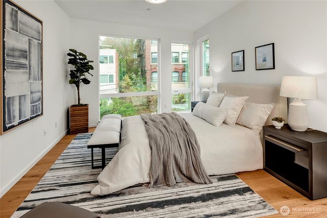 629 13th Avenue E, Seattle, WA 98102