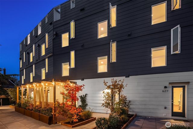 629 13th Avenue E, Seattle, WA 98102