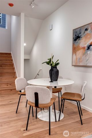 629 13th Avenue E, Seattle, WA 98102