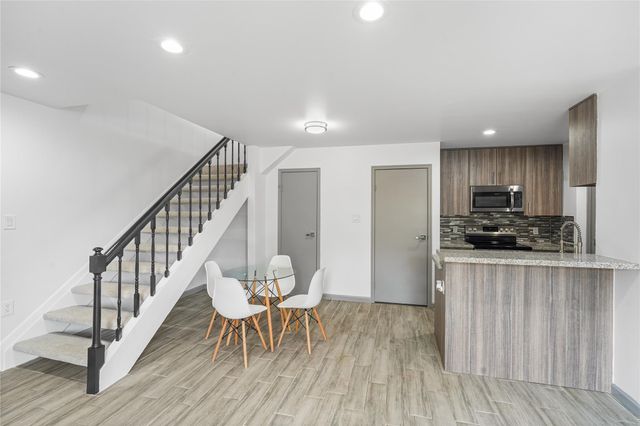 10615 Briar Forest Drive 102, Houston, TX 77042