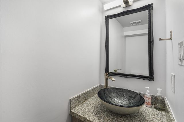 10615 Briar Forest Drive 102, Houston, TX 77042