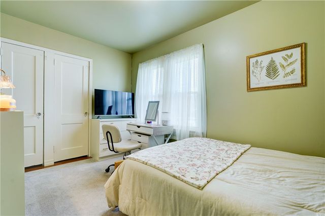 79 Pomona Dr, Greece, NY 14616