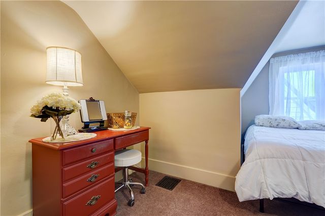 79 Pomona Dr, Greece, NY 14616