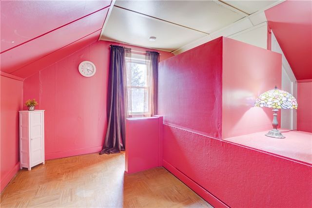 79 Pomona Dr, Greece, NY 14616