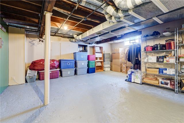 79 Pomona Dr, Greece, NY 14616