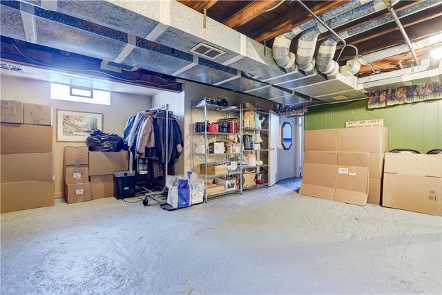 79 Pomona Dr, Greece, NY 14616