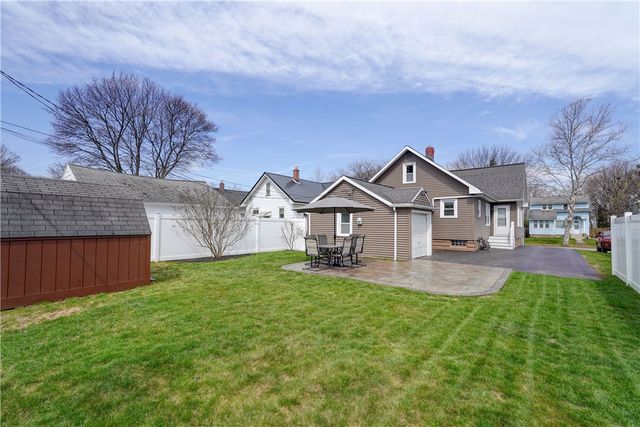 79 Pomona Dr, Greece, NY 14616