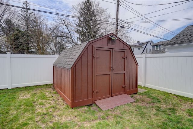 79 Pomona Dr, Greece, NY 14616