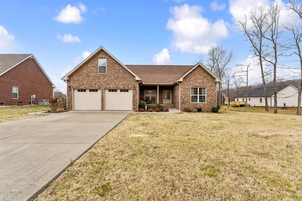 26 Deerfield Ln, Lafayette, TN 37083