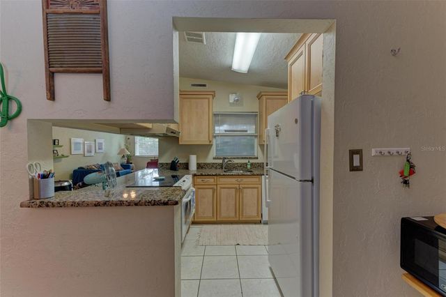 2886 WOOD STREET, Sarasota, FL 34237