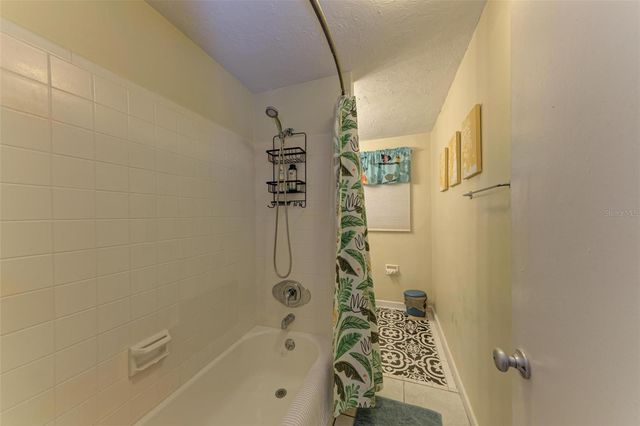 2886 WOOD STREET, Sarasota, FL 34237